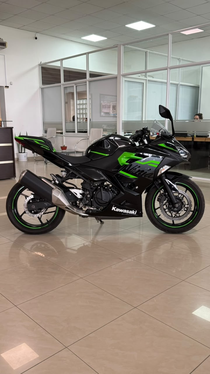 KAWASAKI - Ninja    - 400  ABS  - 2021